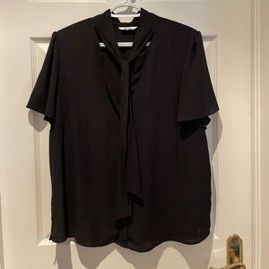 Vneck blouse with tie